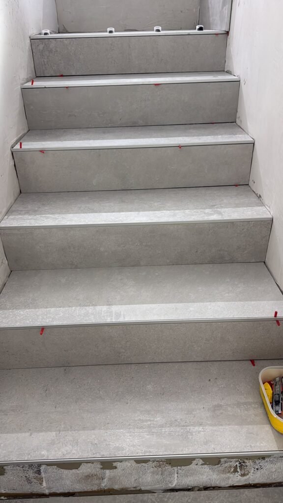 Escalier habillé de carrelage