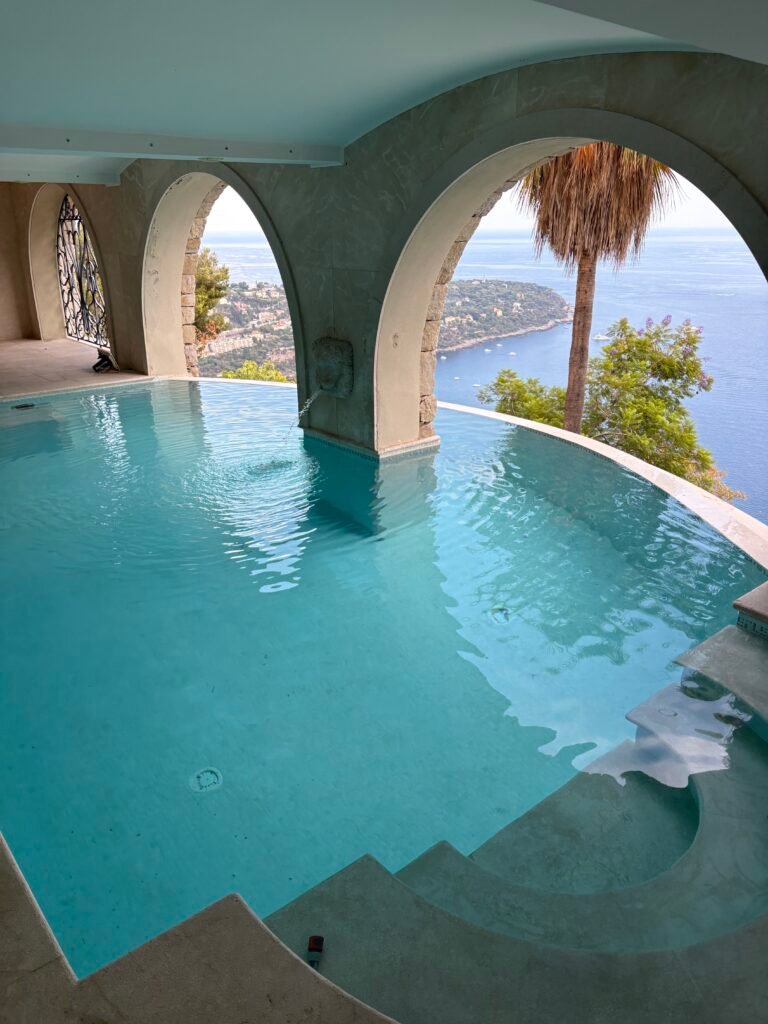 Carrelage de piscine, finition joint époxy