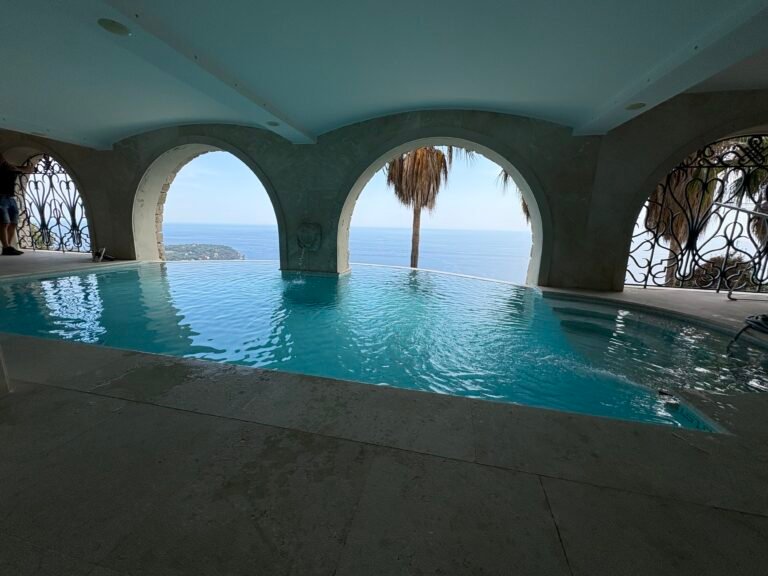Rénovation de piscine en mosaïque et joints époxy